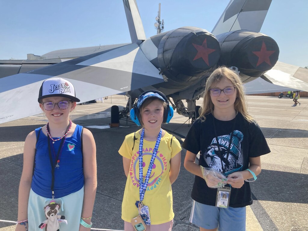5th Graders attend Oceana Air Show