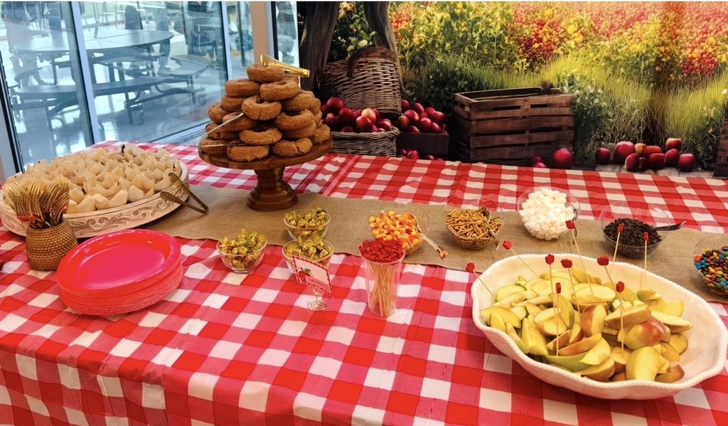 Apple themed treat table