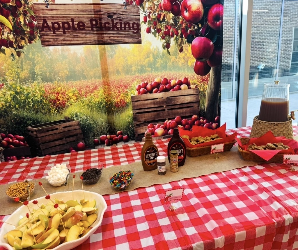 Apple themed treat table