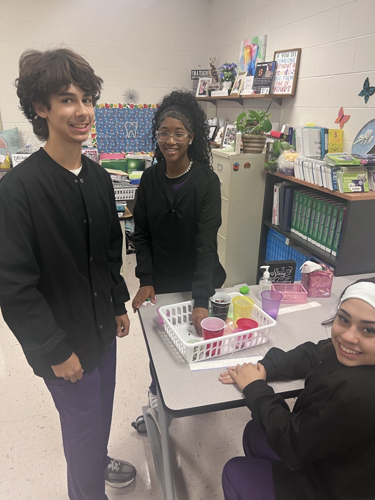 dental 1 students practicing team building