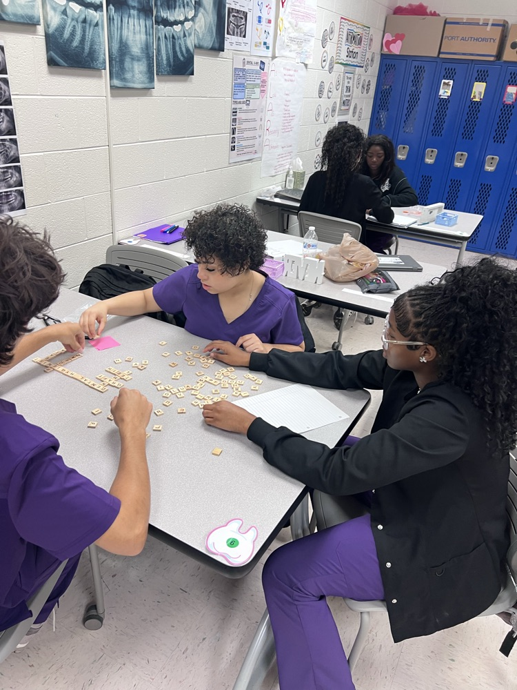 dental 1 students practicing team building