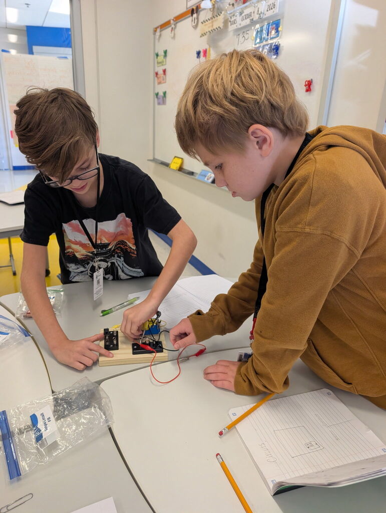 5th grade working on insulators and conductors