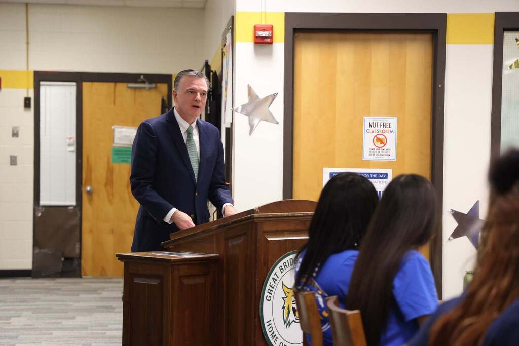 Dr. Brubaker delivers inspiring speech