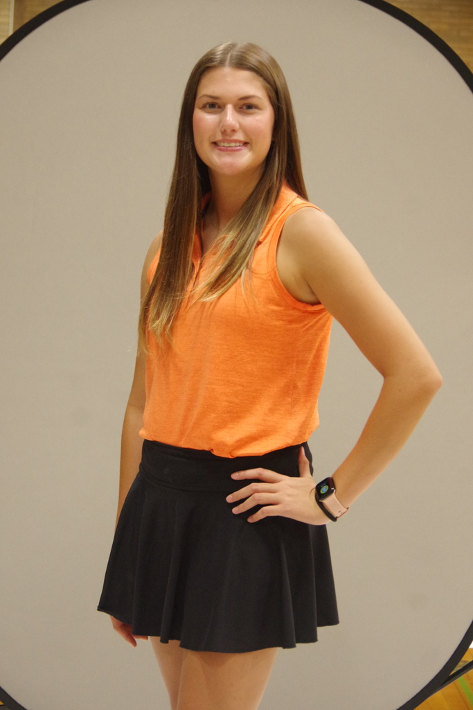 PHOTO 1 GIRLS GOLF MACY BERT