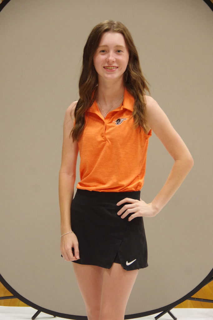 PHOTO 2 GIRLS GOLF Rylie Myers