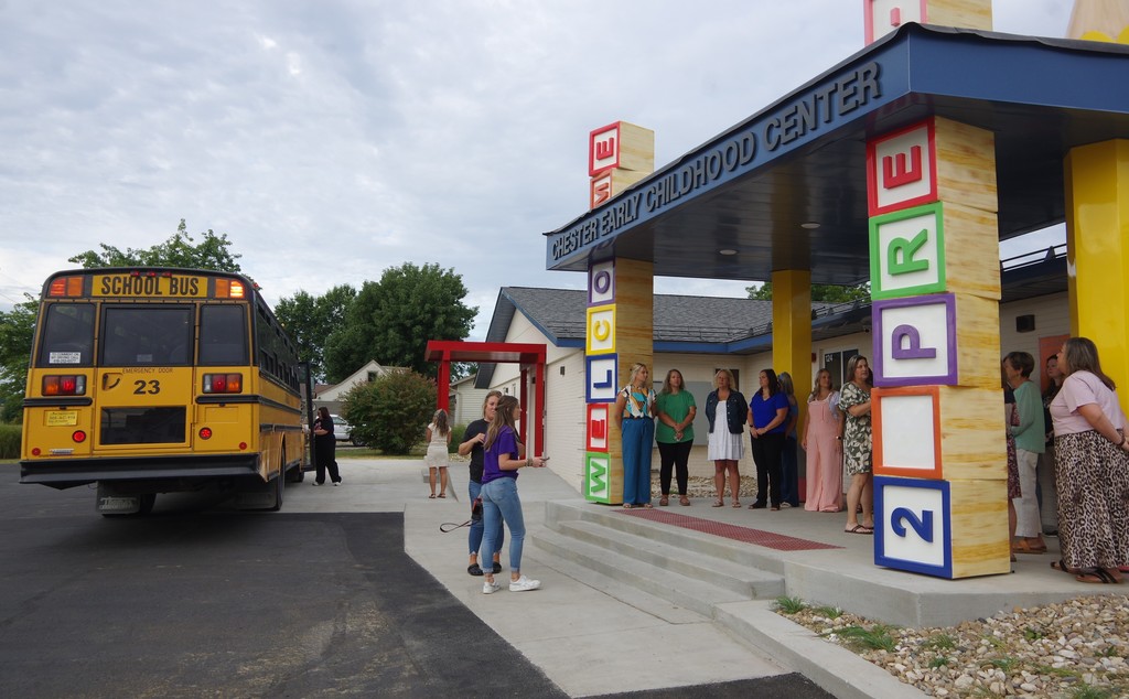 PHOTO 6 Early Childhood Center students arrive 9-2-25
