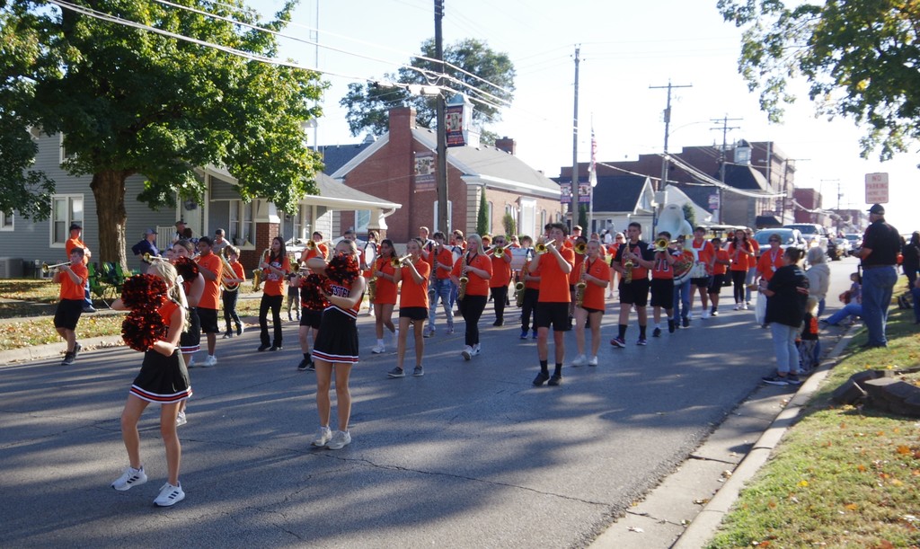 PHOTO 6 HOCO Parade CGS Band
