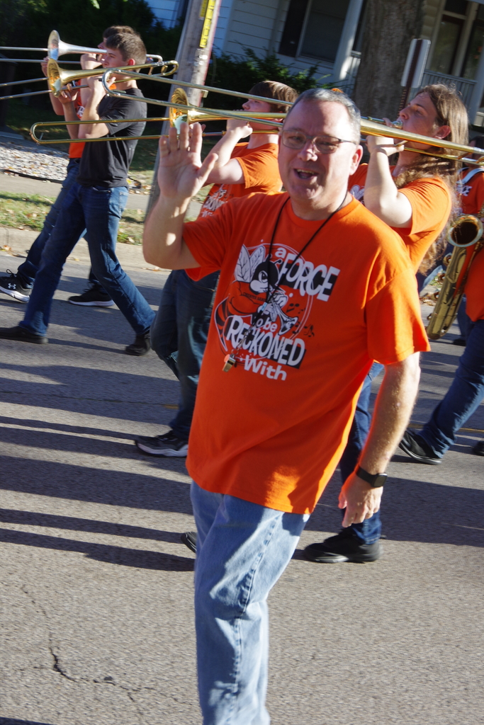 PHOTO 5 HOCO PARADE Colonel