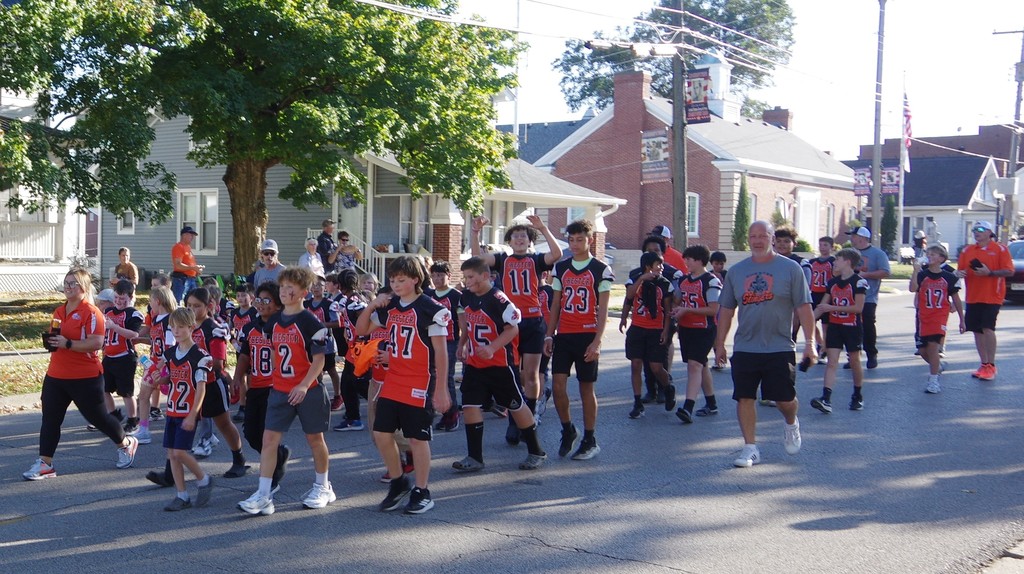 PHOTO 27 HOCO Parade STINGERS FB