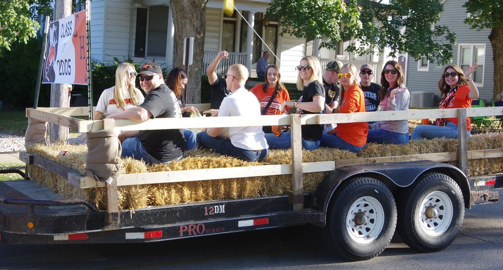 PHOTO 35 HOCO Parade Class of 2005