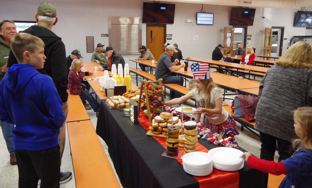 PHOTO 5 CGS Vets family brteakfast