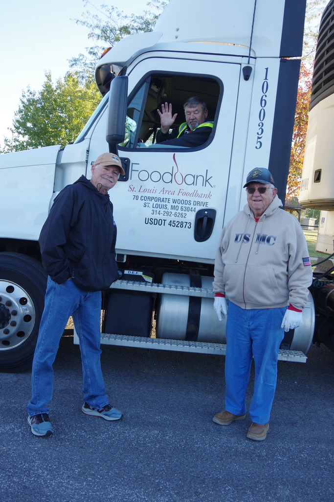 PHOTO 2 Mobile Market 10-22-25 Lee Hollaway