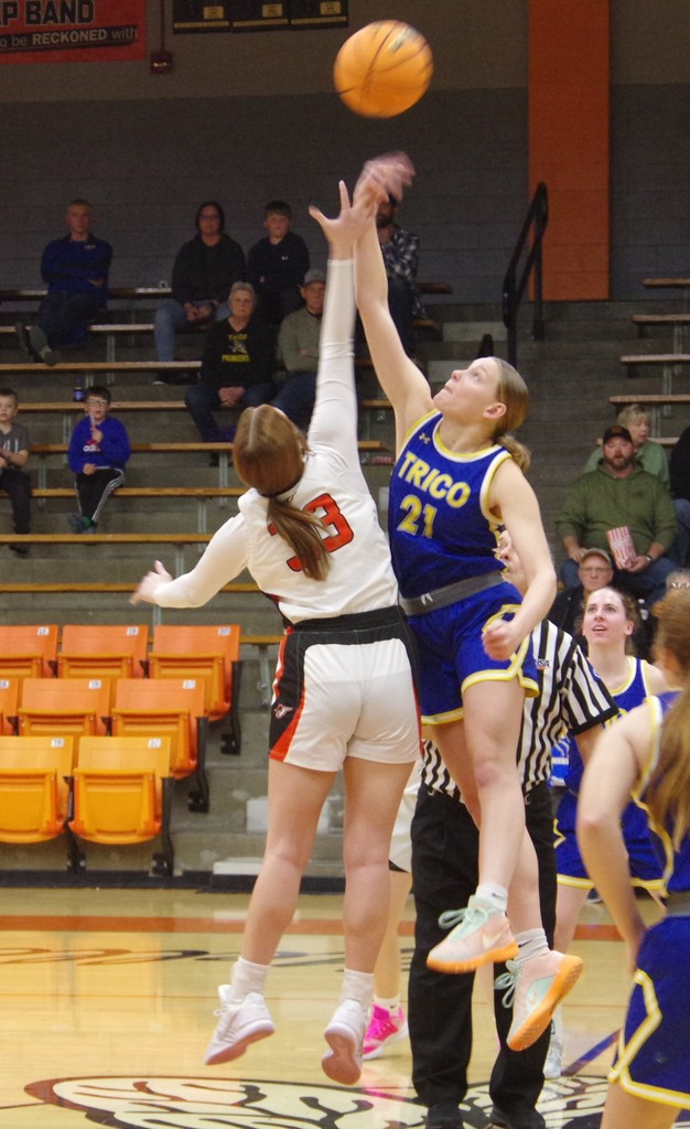 PHOTO 5 LJMWC vs Trico Lexi jumps