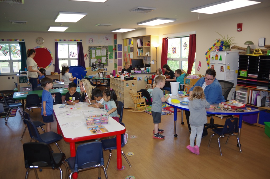 PHOTO 19 Earth Day CECC 2 Classroom