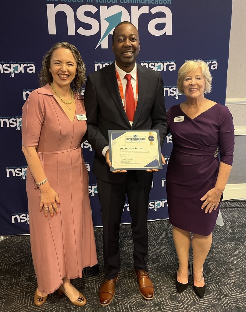 Dr. Sutton receiving the NSPRA Superintendents to Watch Award, 2025
