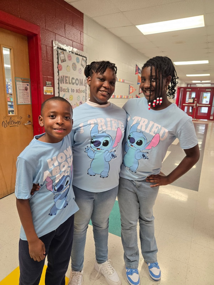 Students dressed as twins. 