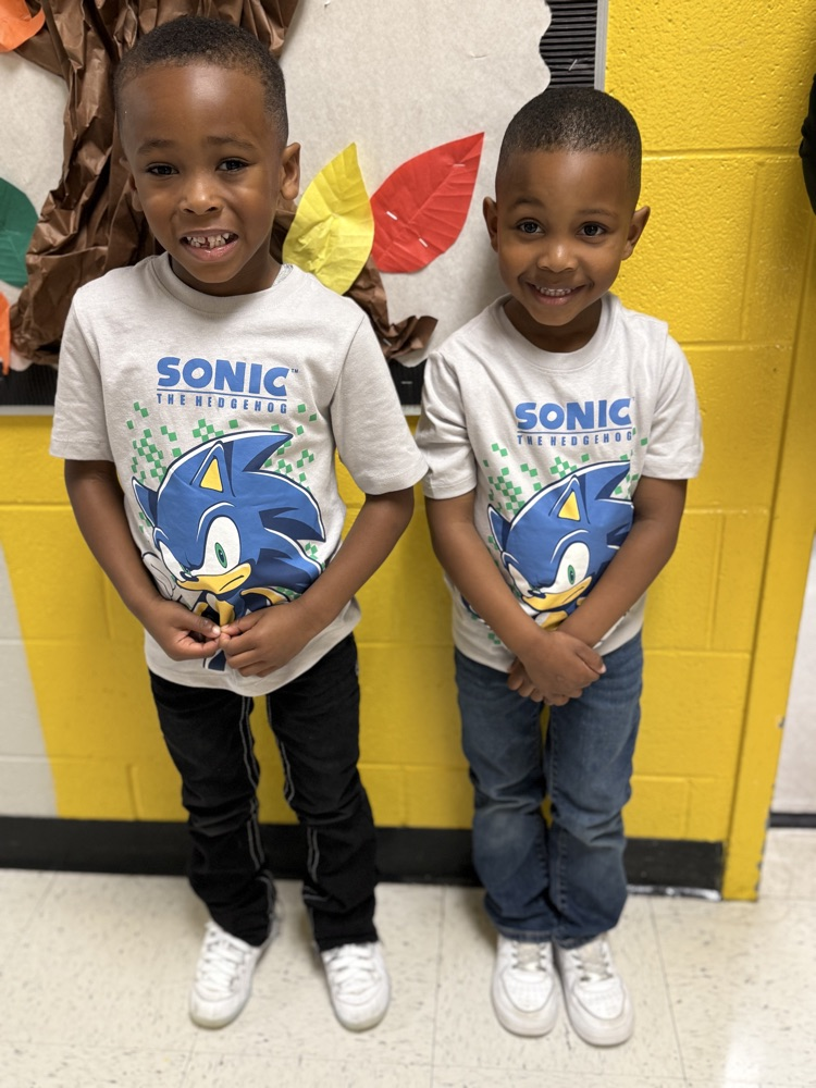 Students dressed as twins. 