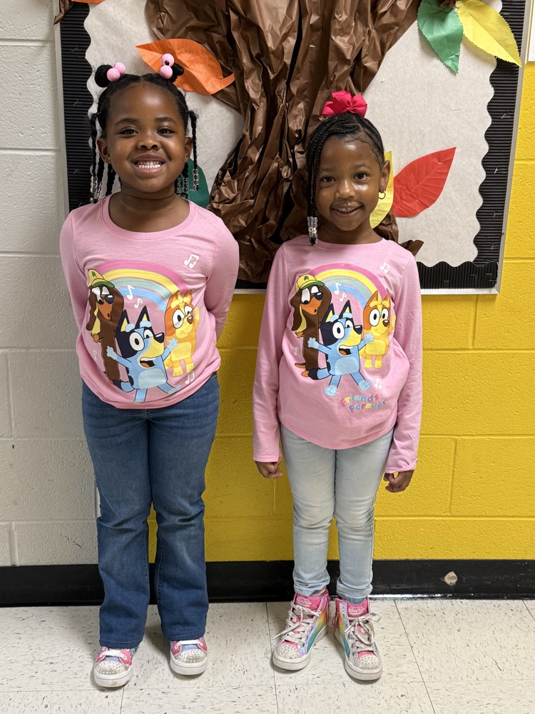 Students dressed as twins. 