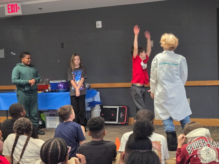 Fifth graders at EdVenture.