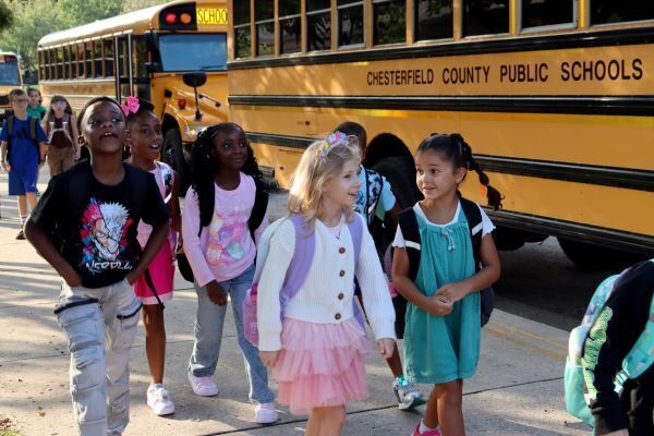 kids arriving at school