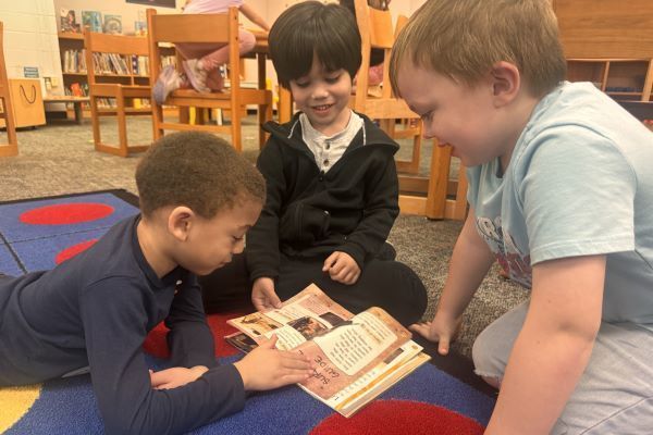 young children reading