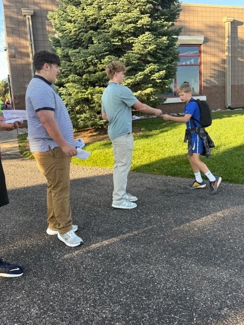 High Five Friday from the CMHS Athletes to our Gold Camp Cougars!