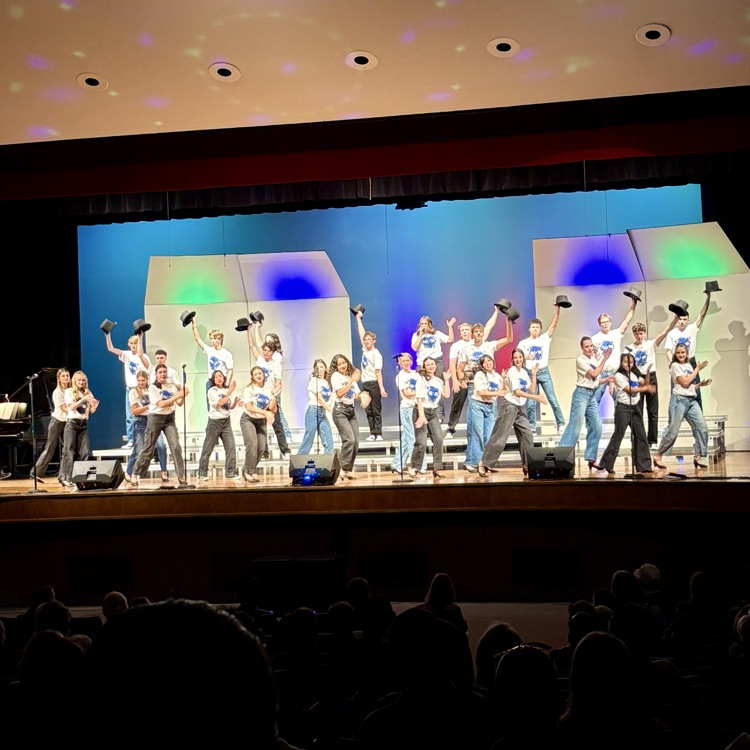 A spectacular performance by our CMHS and CMJH choirs at tonight’s 'Hits Night' of Disney Magic - Bravo!!