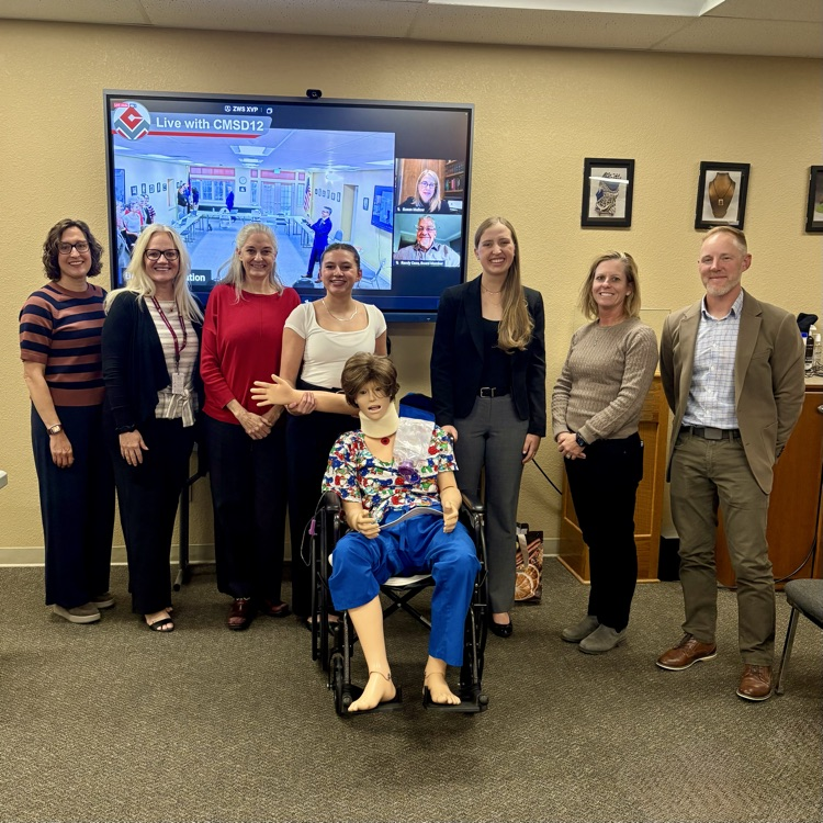 CMHS students Elyse Eilmes and Andrea Falt shared their experiences from the hands-on PCT/EKG/Phlebotomy course at last night’s Board of Education meeting.