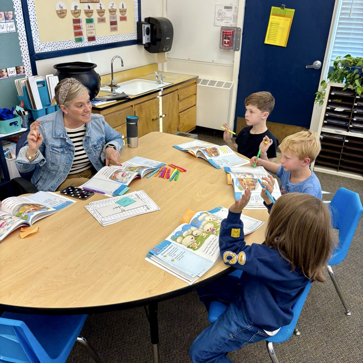 Skyway Comets hard at work this morning during small group instruction, teacher 1:1 conferencing, and art class.