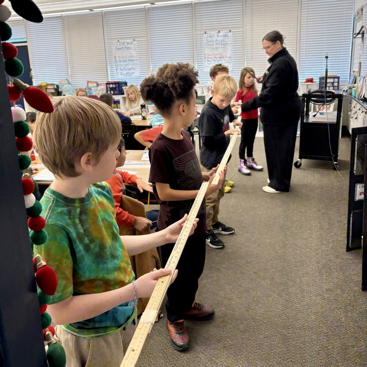 Our Skyway Comets hard at work this morning engaged in literacy, math, art, and physical education!