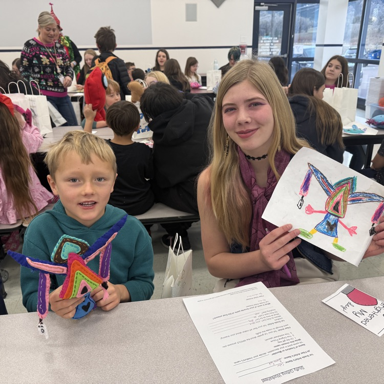 Young artists collaborating!