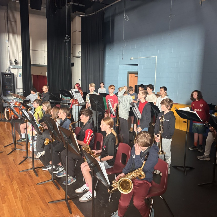 CMJH Jazz band starting the day in the holiday spirit!