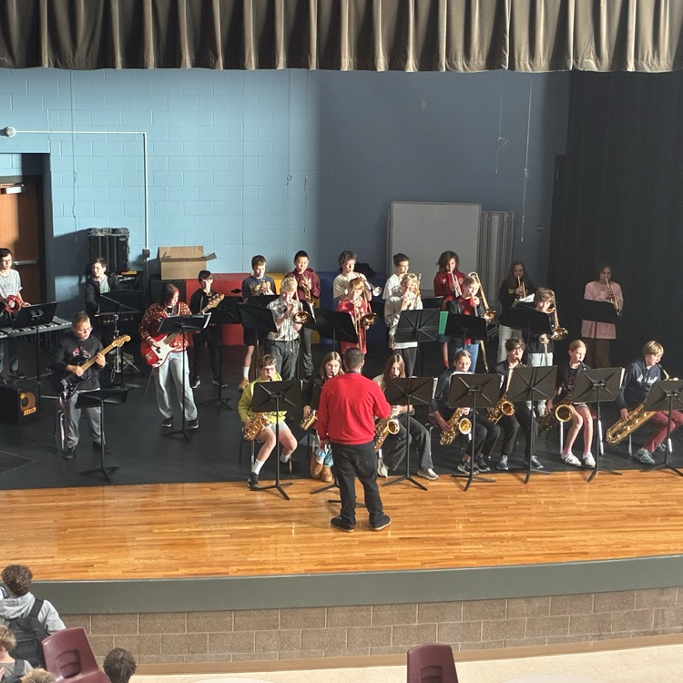 CMJH Jazz band starting the day in the holiday spirit!