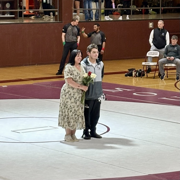 An exciting 'Senior Night' of CMHS boys varsity wrestling vs. Lutheran H.S. - GO HAWKS🤼!!!