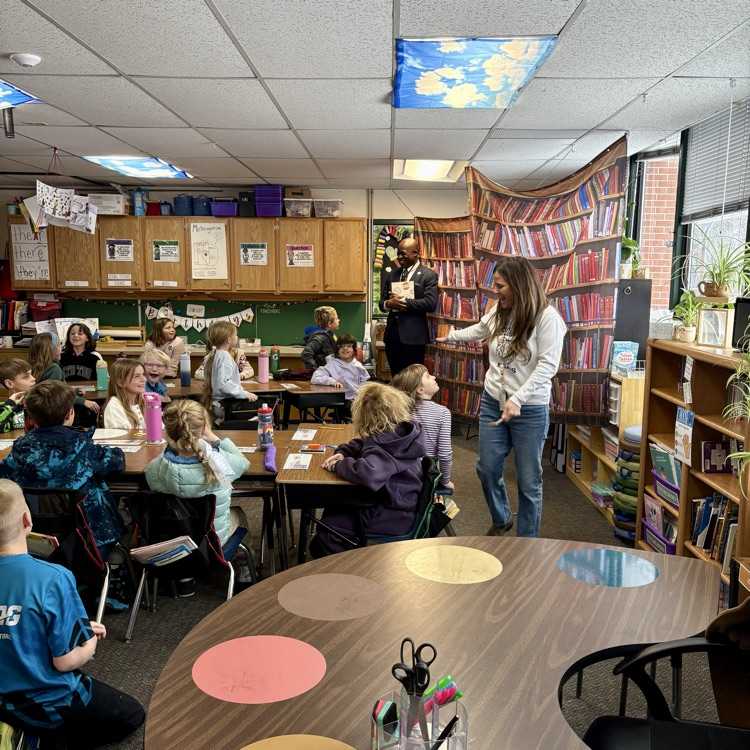 3rd grade Broadmoor Bears welcomed a very special 'mystery reader' this morning... C/S Mayor Yemi Mobolade!!!