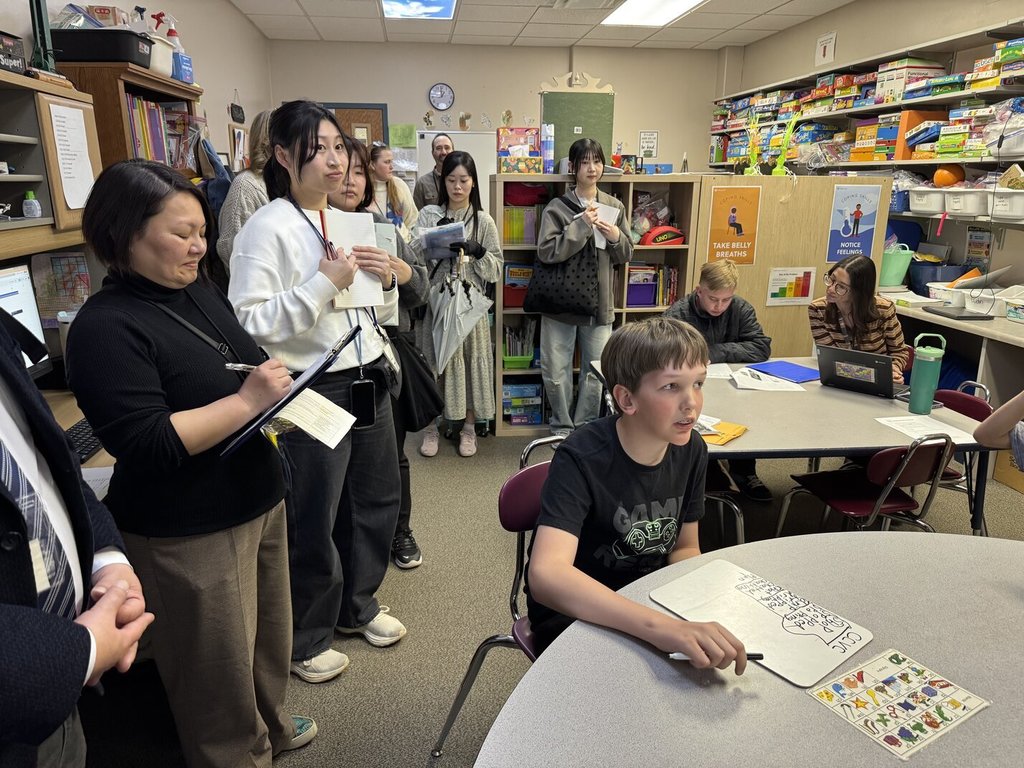 Gold Camp Elementary hosted some Japanese college students and their Professor for a tour of some of our classes. We were proud to host these soon-to-be teachers!