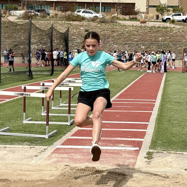 The tradition continues... CM 5th/6th Grade Field Day at CMHS☀️🏃🏽‍♂️🏃🏼‍♀️ GO Bears, Eagles, Cougars, Wolves, and Comets!