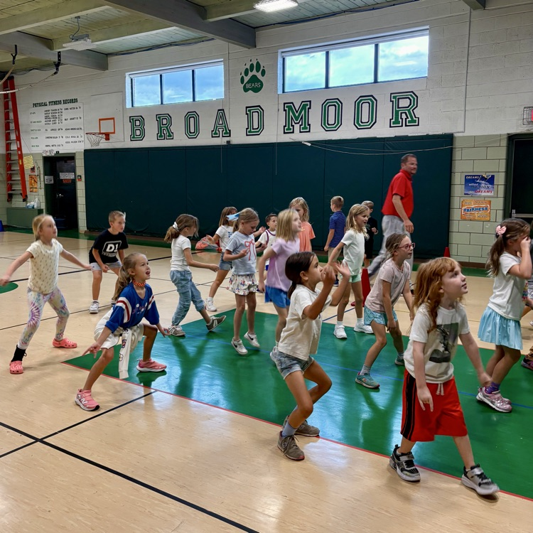 Our Broadmoor students are already busy reading, drawing, exercising, and getting organized with their planners - Keep up the strong work, Bears🐻💚