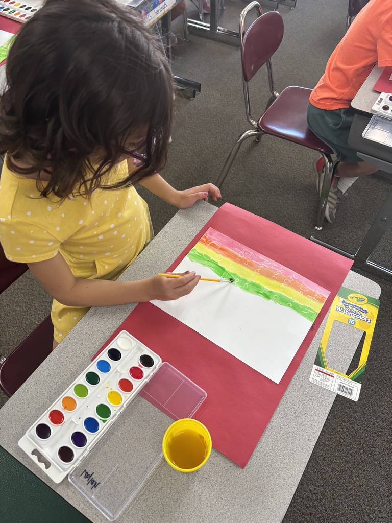 A little Gold Camp Back to School Night magic! Ms. Stoller Lee’s 2nd grade parents wrote secret messages in white crayon, and today their students painted over them to reveal the surprise!