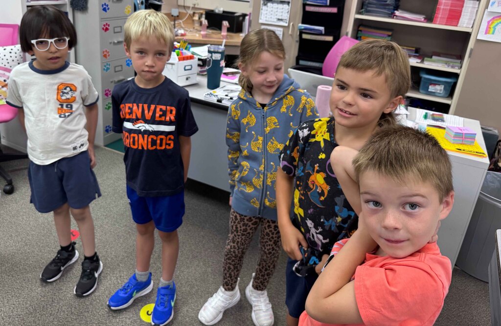 Mrs. Moon's class discussing Hallway expectations.