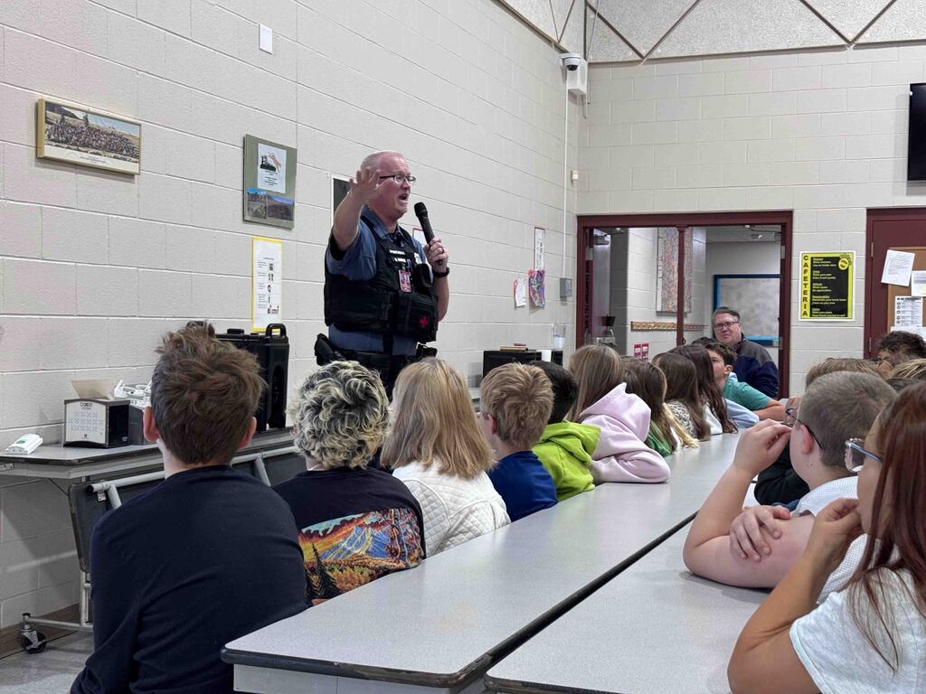 At GCE today, our 3rd, 4th, 5th and 6th graders listened to Officer Walsh give a safety talk on scooter and bike safety to and from school. Thank you SRO Walsh for your time to make sure our students are focused on safety and paying attention when they are traveling on their bicycles and scooters!