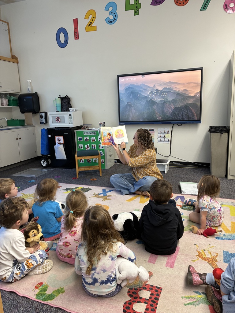 Preschoolers learning about sportsmanship 