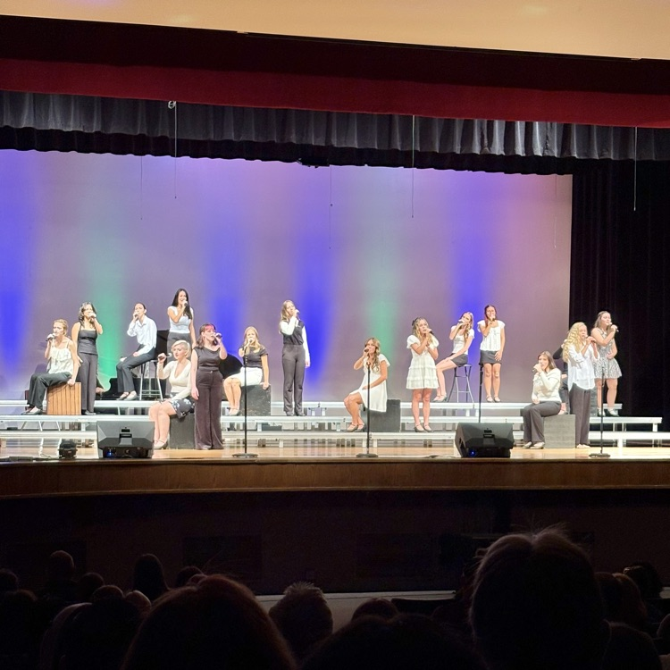 A packed auditorium at tonight’s Hits Night 2026!