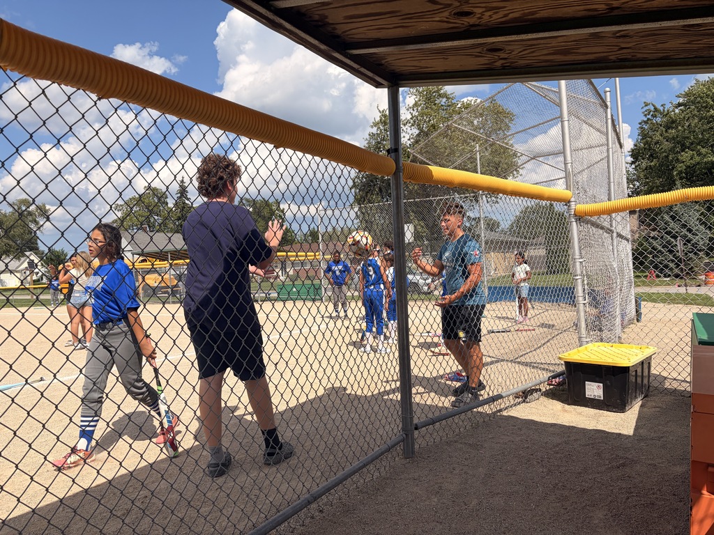 🥎💙 CHMS Lady Spartans Family Day = Softball, Family & a Whole Lot of Fun! 💙🥎