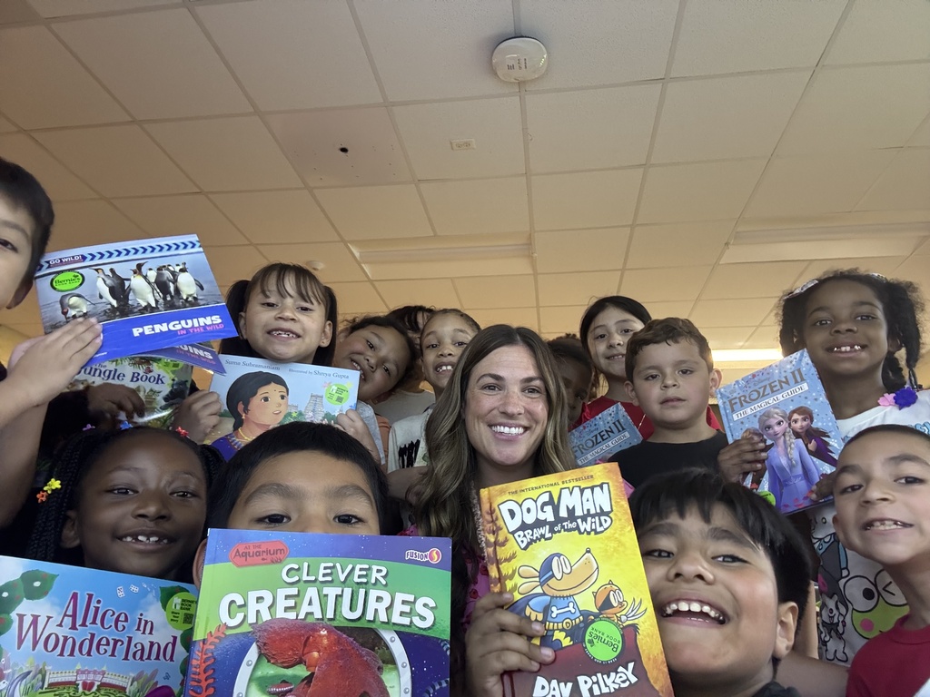 📚💙 Celebrating International Literacy Day at CHSD 170! 💙📚
