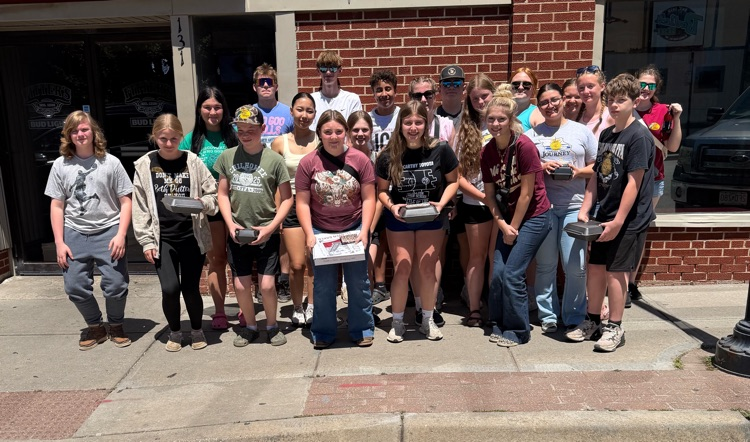 Student Leadership kids and sponsors, Mrs. Thornley and Mrs. Warlen