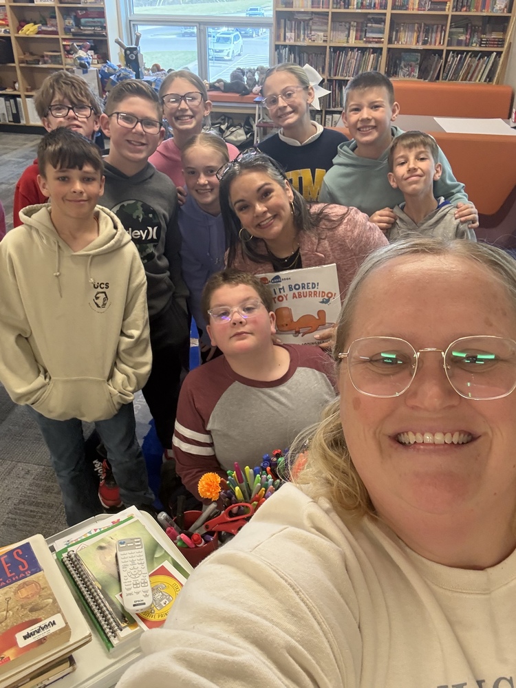 Sophie Chambers with her WINGS class during Spanish Immersion Week