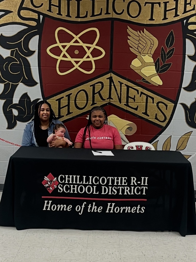 College Signing - Sadie Midgyett