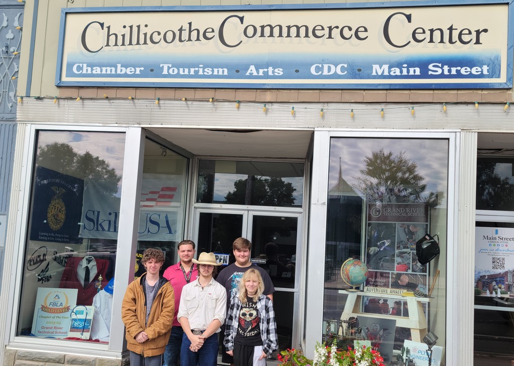 Students by Chamber window
