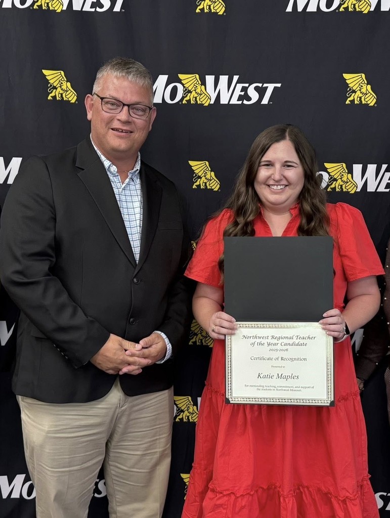 Katie Maples (at right) with MASA President and Chillicothe R-II Superintendent Dan Wiebers.
